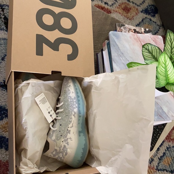 YEEZY BOOST 380 main image 8